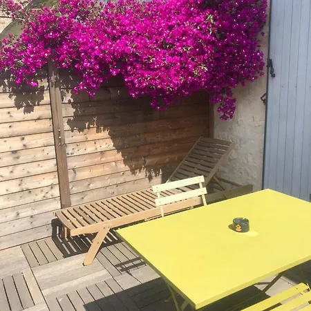 Azema Apartment